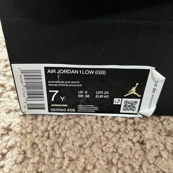 Jordan 1 Low- Reverse Bred - Picture 6 of 6